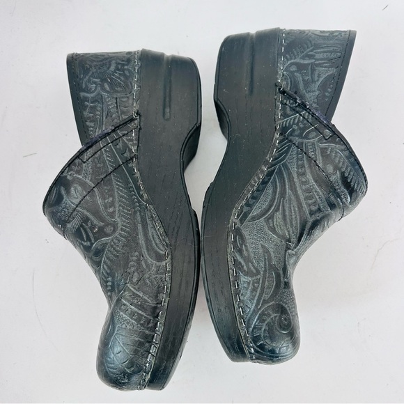 DANSKO Professional Black Floral Tooled Leather Embossed Womens Clogs 38 us 7.5 - Picture 7 of 12